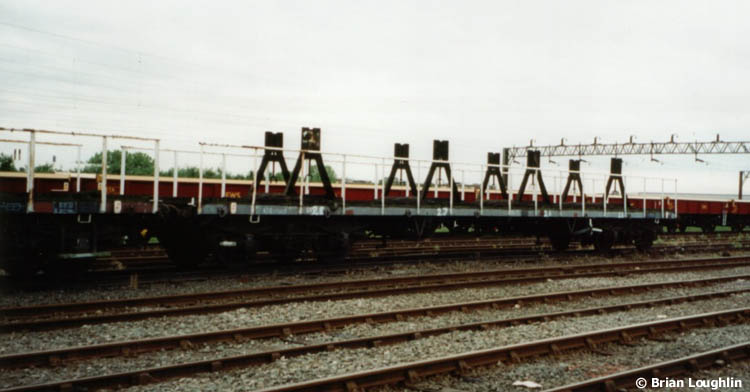 Photo of 975107 at Willesden Brent yard
