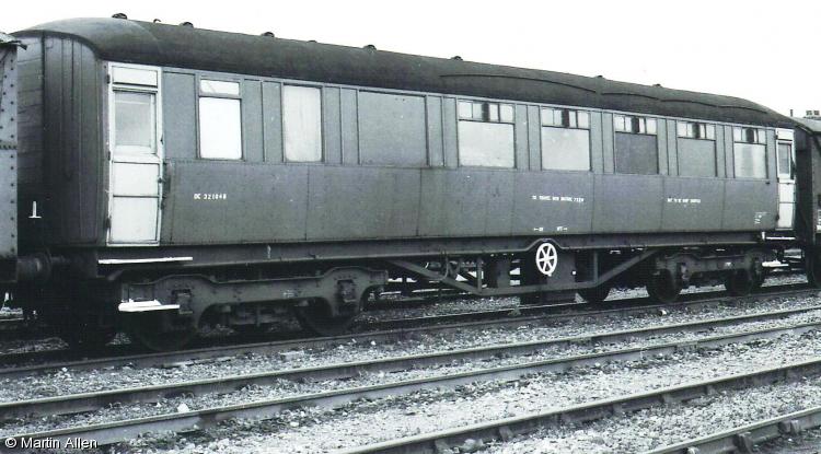 Photo of DE 321048 at Leyton
