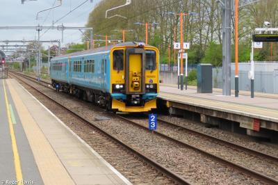 Photo of 153383 + 153376