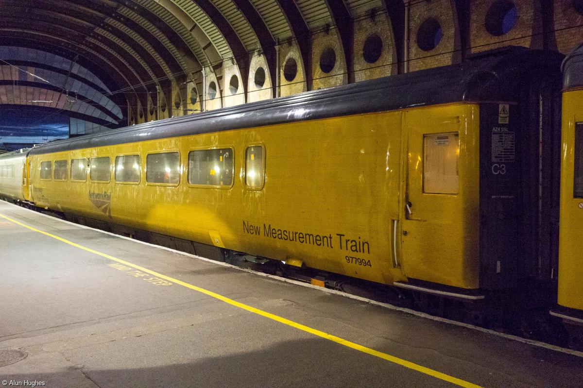 Photo of 977994 at York Railway Station Platform 6